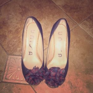 Heels with blue and red flowers